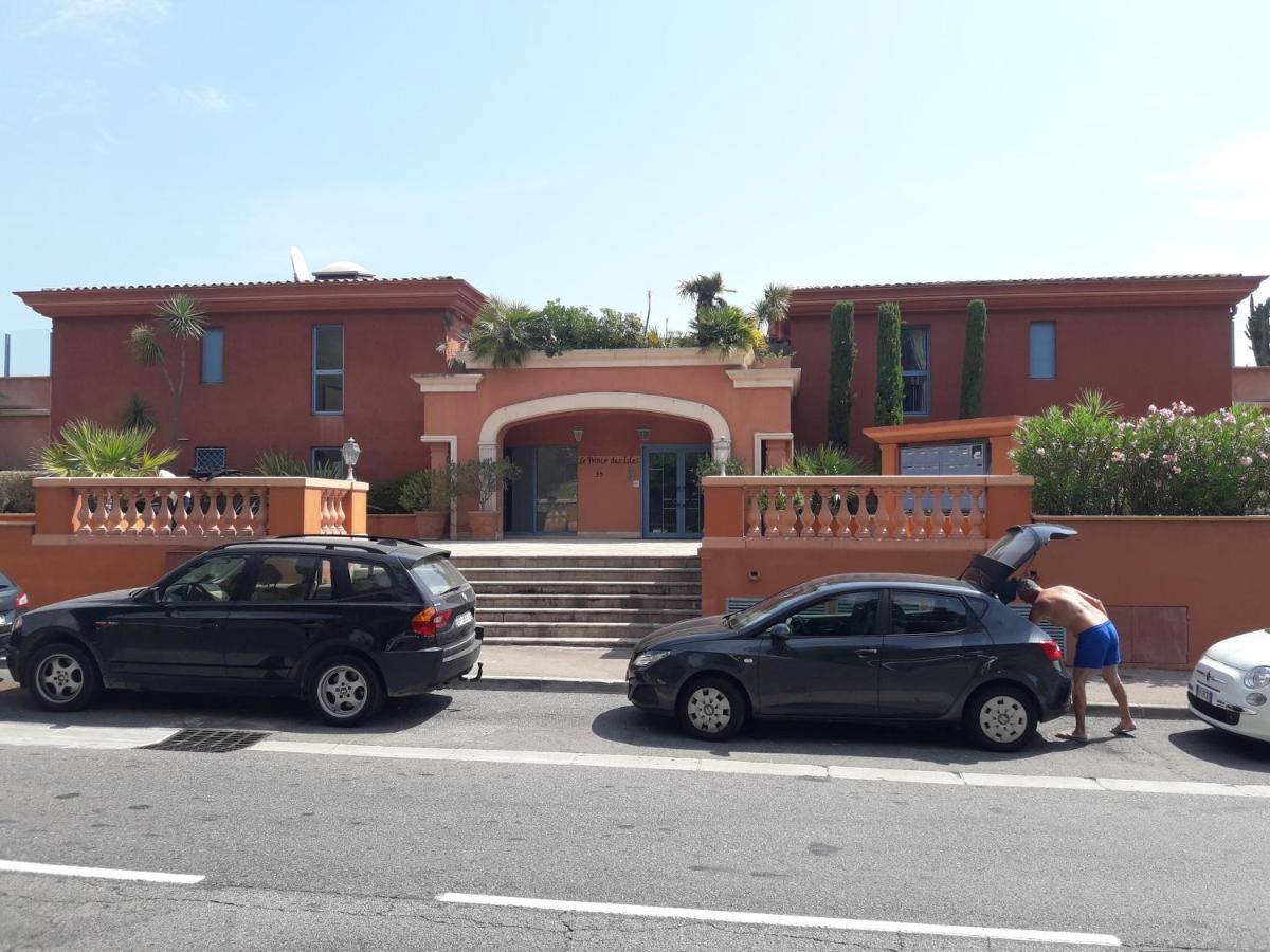 French Riviera 1 Bedroom On The Beach Facing Cannes Théoule-sur-Mer Kültér fotó