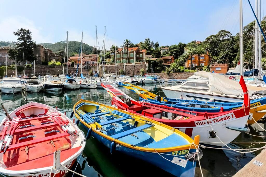 French Riviera 1 Bedroom On The Beach Facing Cannes Théoule-sur-Mer Kültér fotó