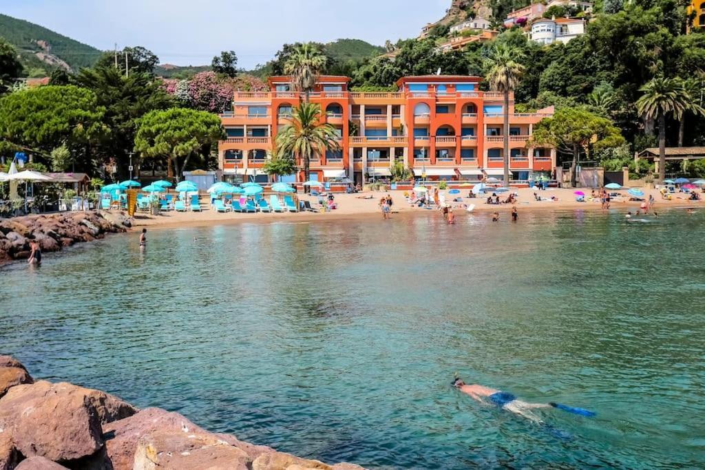 French Riviera 1 Bedroom On The Beach Facing Cannes Théoule-sur-Mer Kültér fotó