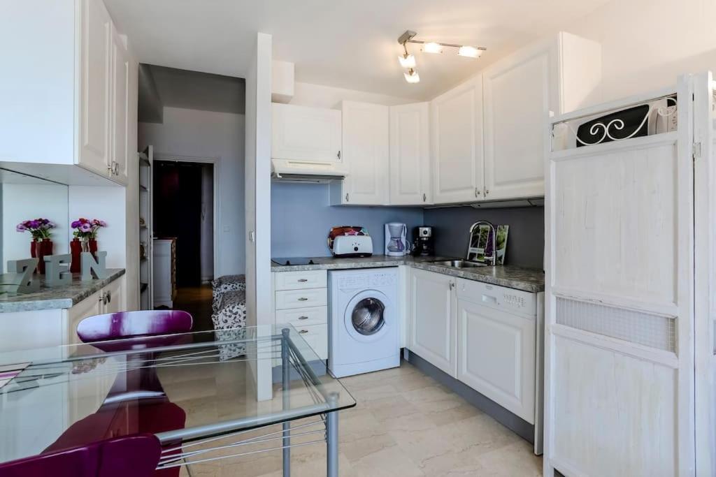 French Riviera 1 Bedroom On The Beach Facing Cannes Théoule-sur-Mer Kültér fotó