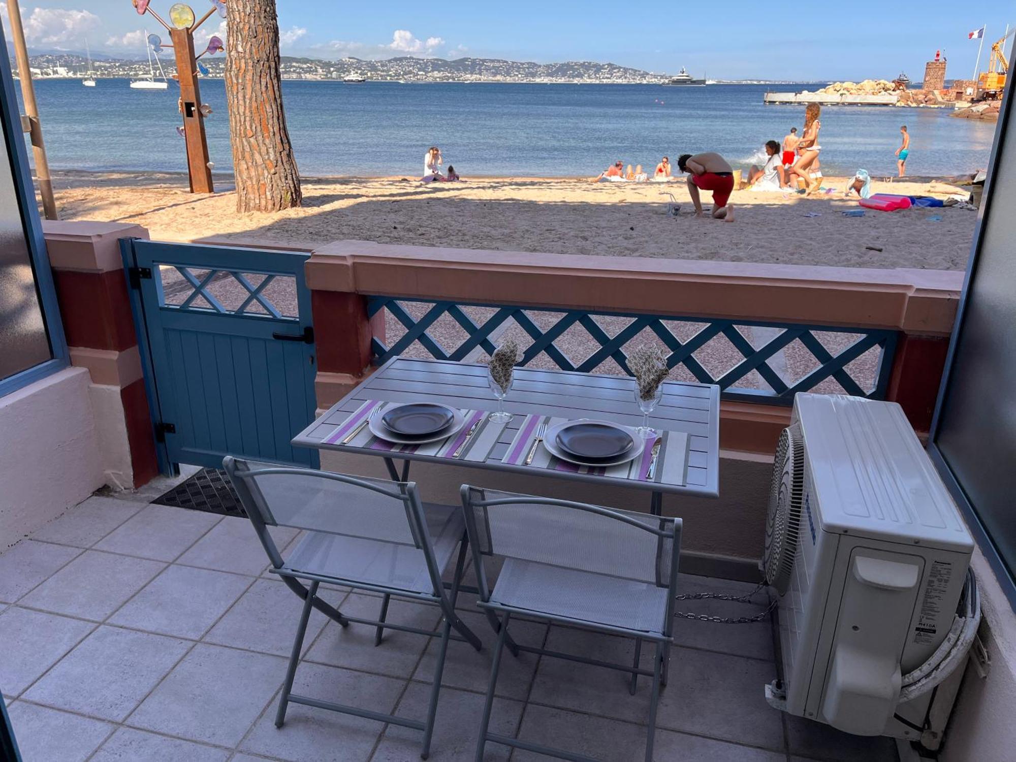 French Riviera 1 Bedroom On The Beach Facing Cannes Théoule-sur-Mer Kültér fotó